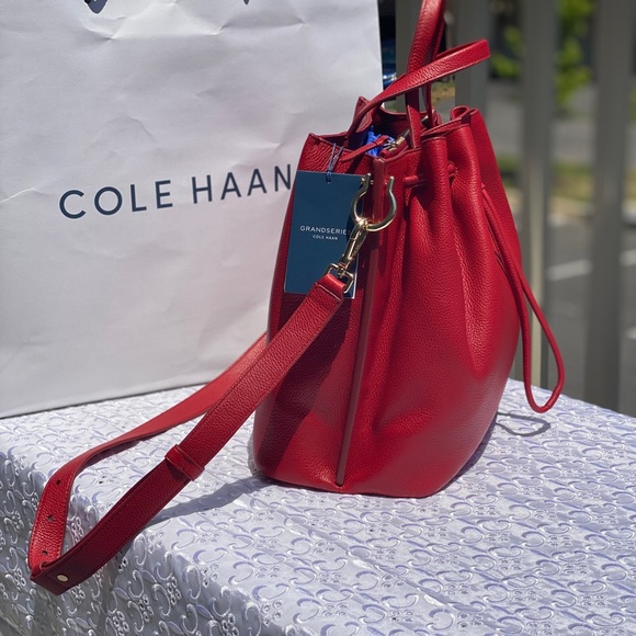 Brand new 100% COLE Haan bucket bag - Picture 4 of 6